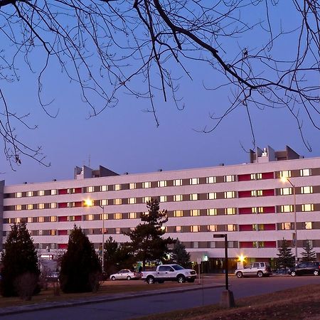 Residence Hoteliere Du Cegep De Riviere-Du-Loup Рив'єр-дю-Лу Екстер'єр фото